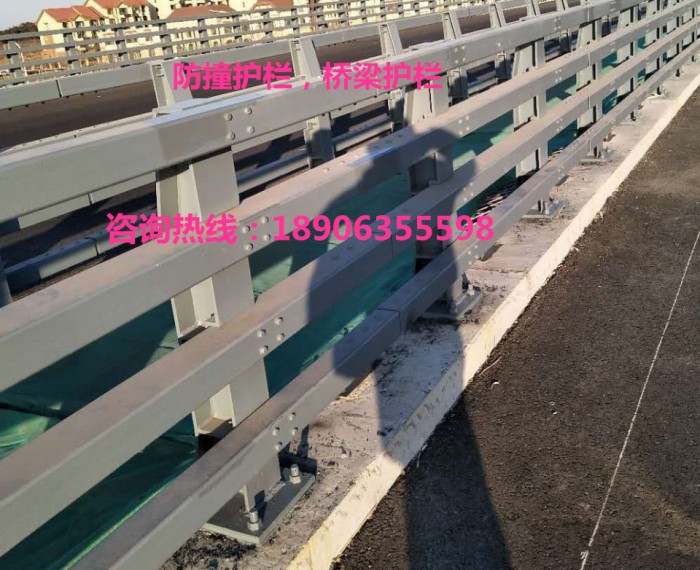 防撞護欄，防撞立柱廠家