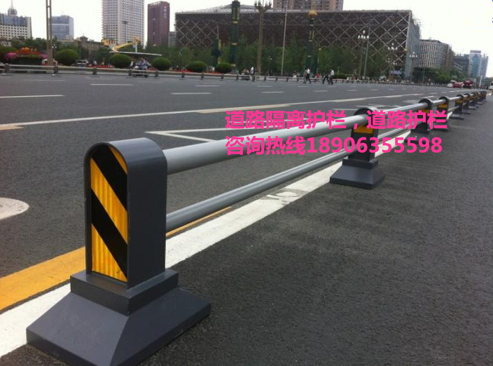 道路護欄，道路隔離柱，隔離墩