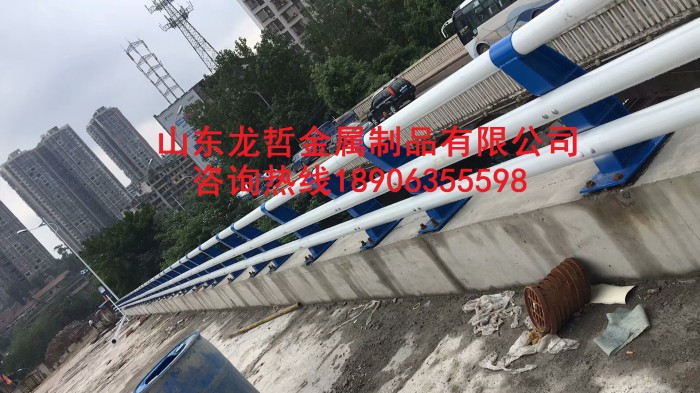 橋梁防撞護欄，防撞立柱